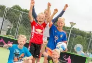 Football au Club Enfants du camping de Meerwijck